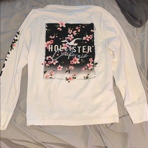 Floral Hollister tee